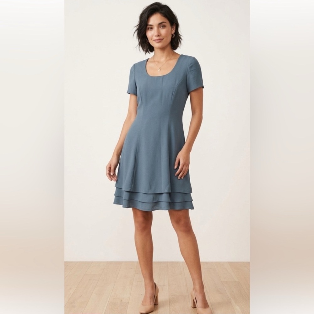 ***Liz Claiborne Blue Short Sleeve Tiered Mini Dress - Size 6 - Picture 1 of 6